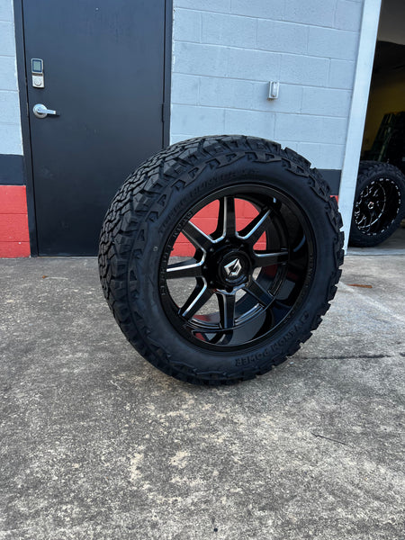 20x10 8x6.5 Gear 762BM Pivot wheels and 33x12.50 Venom XT tires